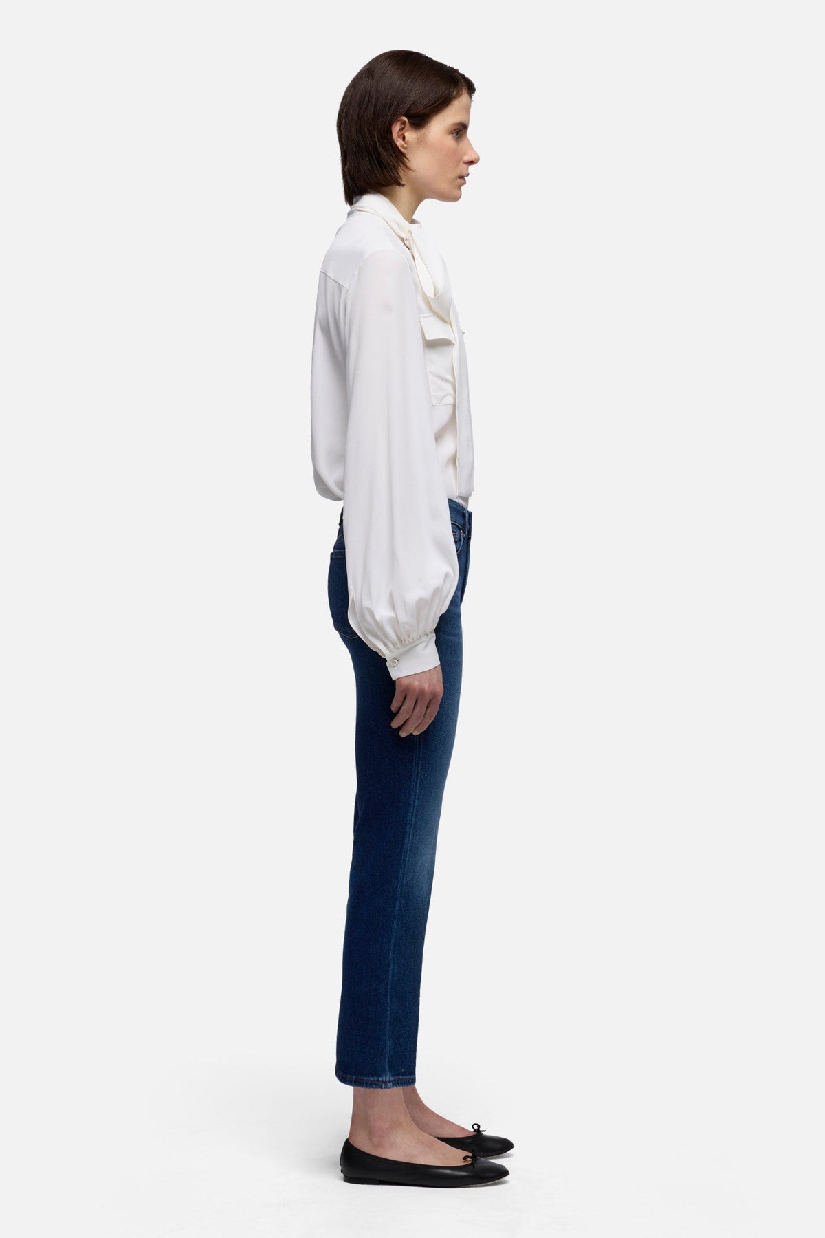 Detalle de la cintura y la etiqueta del vaquero 7 For All Mankind Cropped Boot