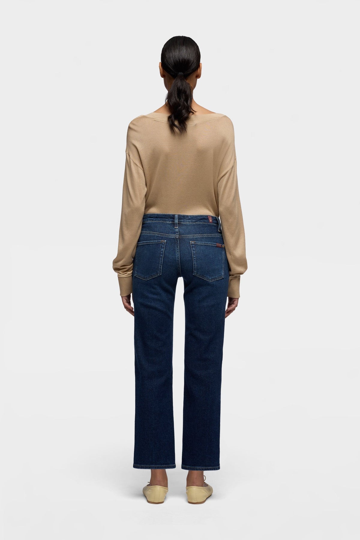Detalle del vaquero 7 For All Mankind Calie Straight Ankle azul oscuro