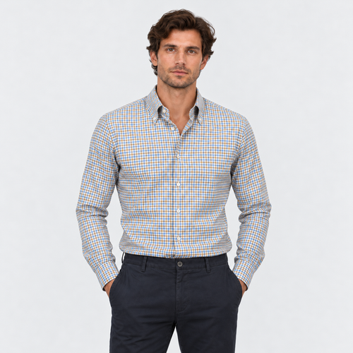 Detalle del cuello button-down de la camisa Borriello de cuadros azul y camel con etiqueta Borriello Napoli