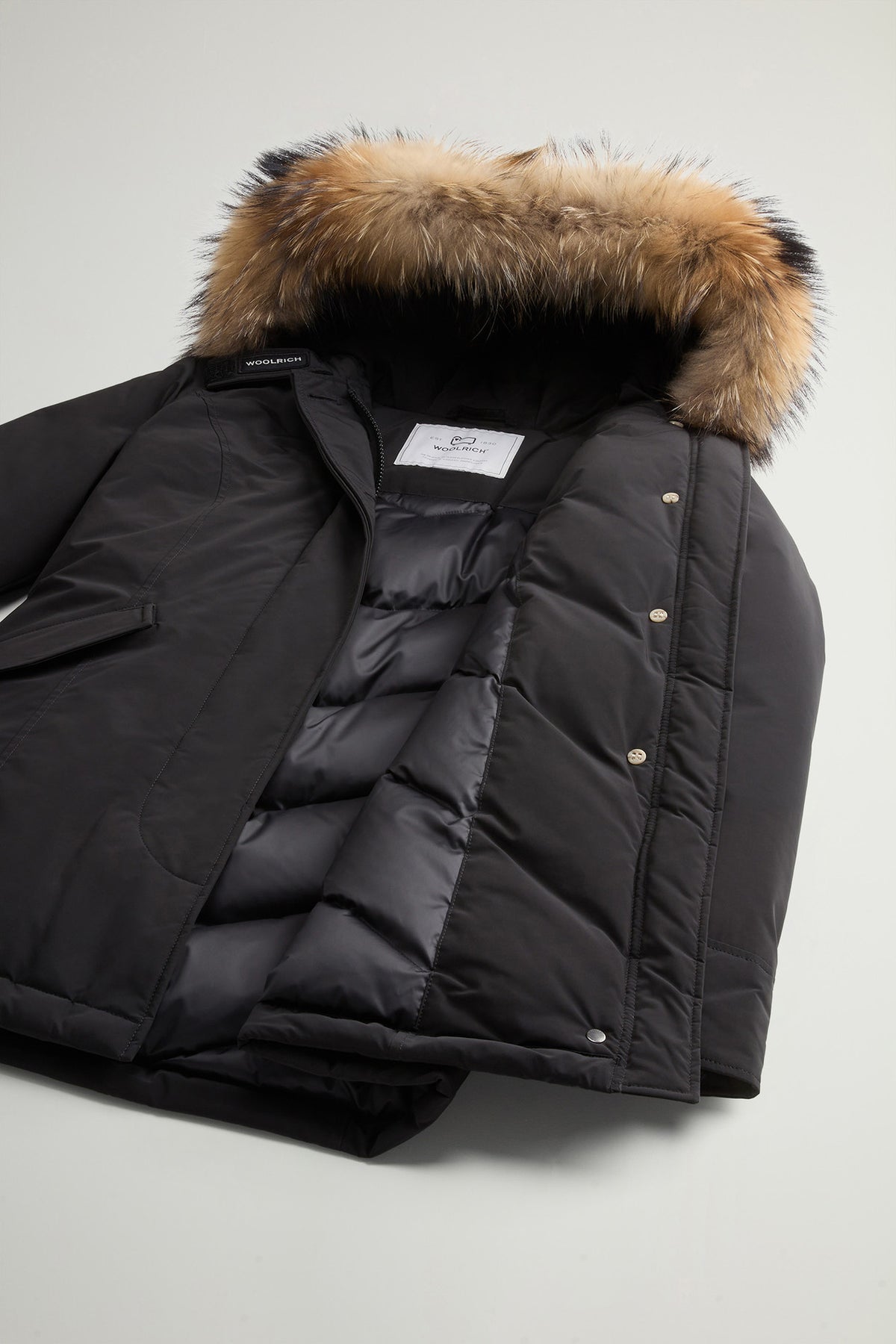 Parka Woolrich Arctic mujer negra con piel desmontable