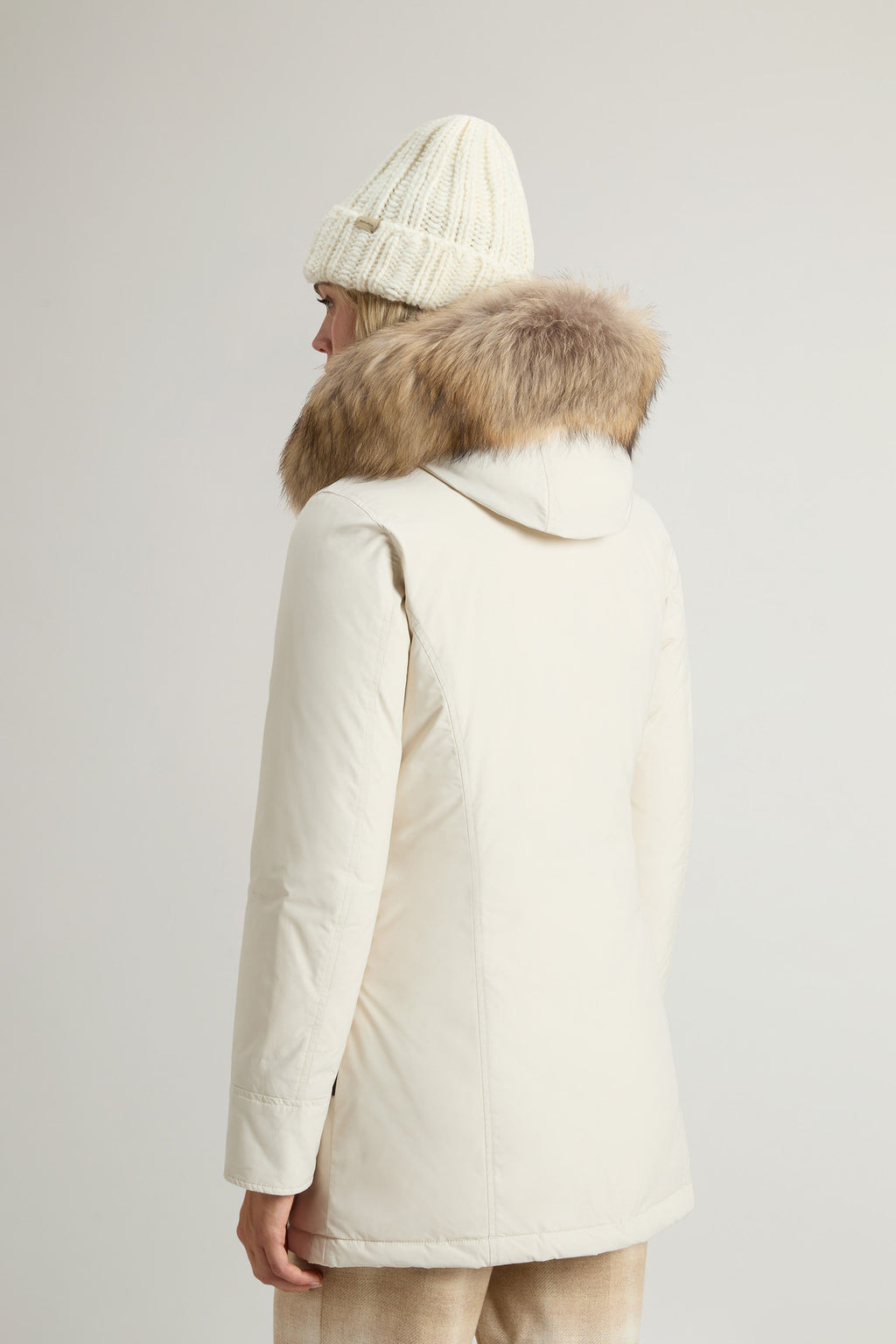 Parka Woolrich Arctic mujer blanca con piel desmontable