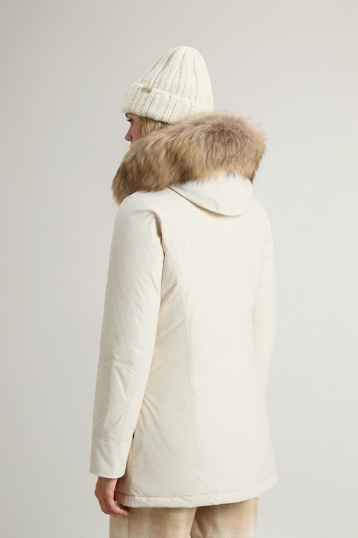 Parka Woolrich Arctic mujer blanca con piel desmontable