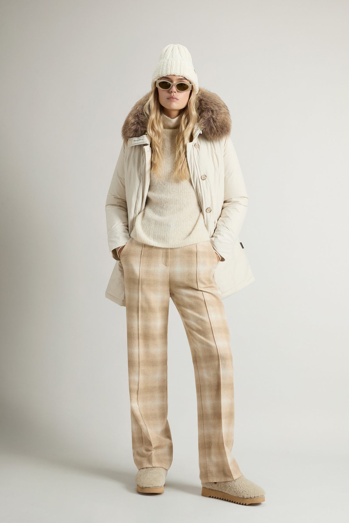 Parka Woolrich Arctic mujer blanca con piel desmontable
