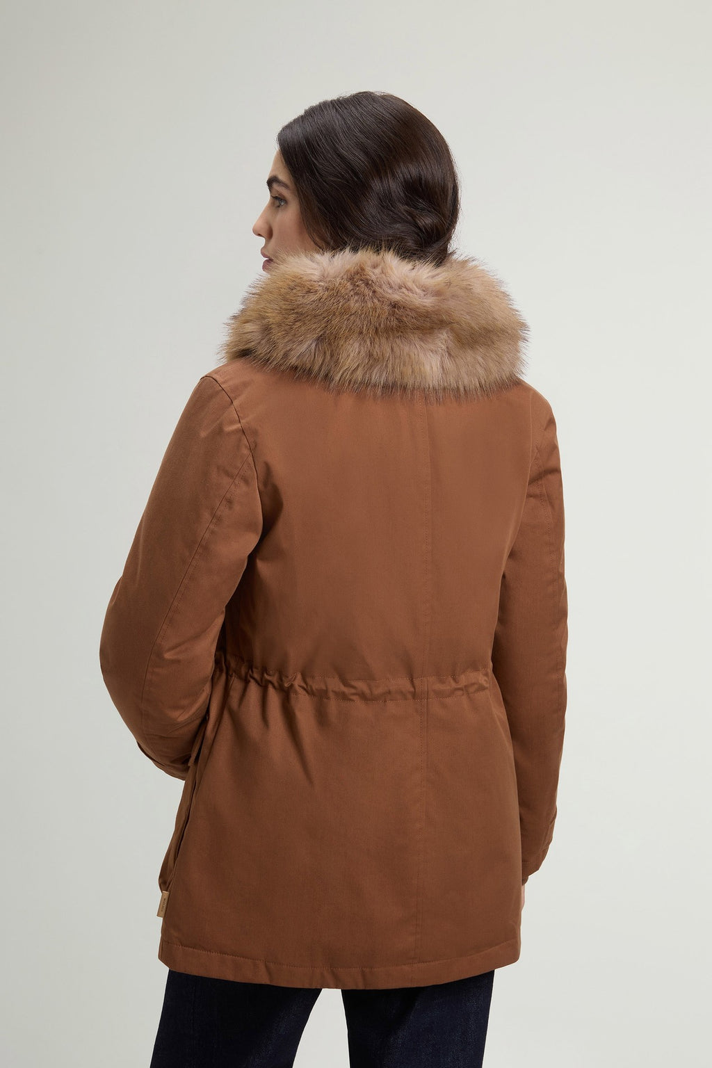Chaqueta Field Woolrich mujer camel con cuello de pelo