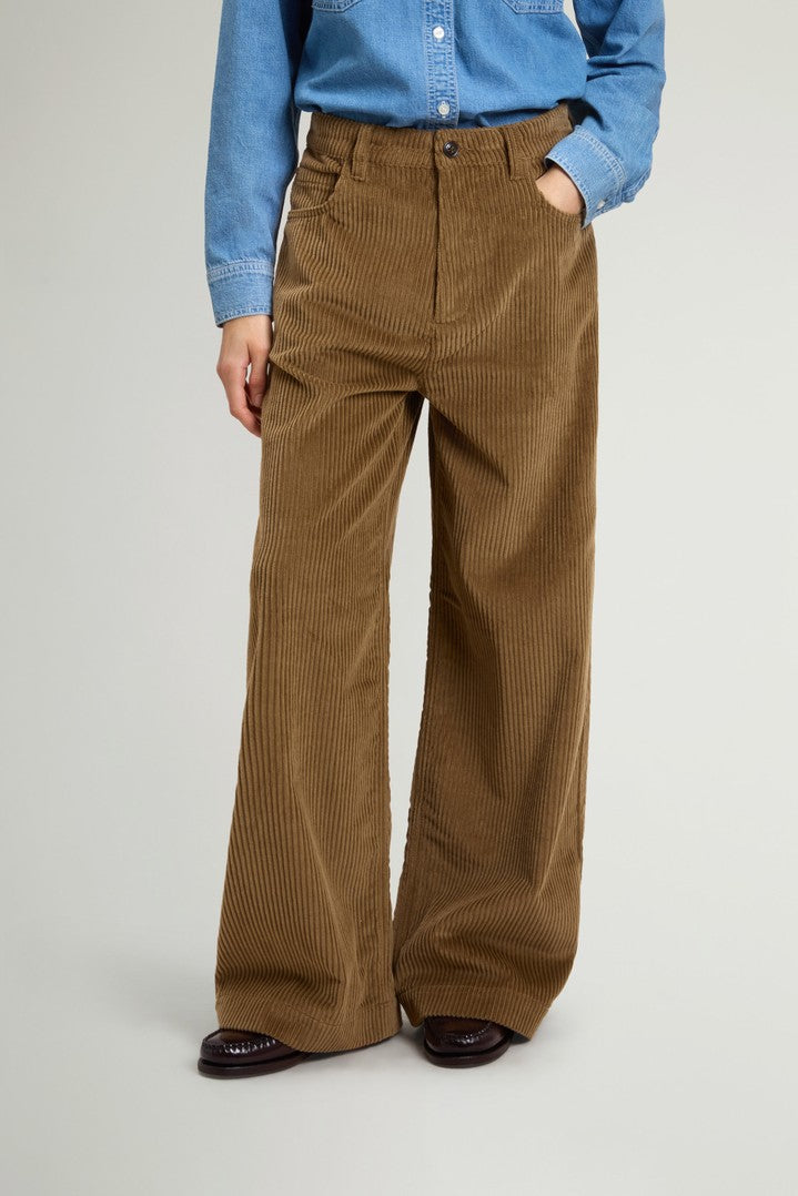 Pantalón de pana Woolrich mujer camel ancho