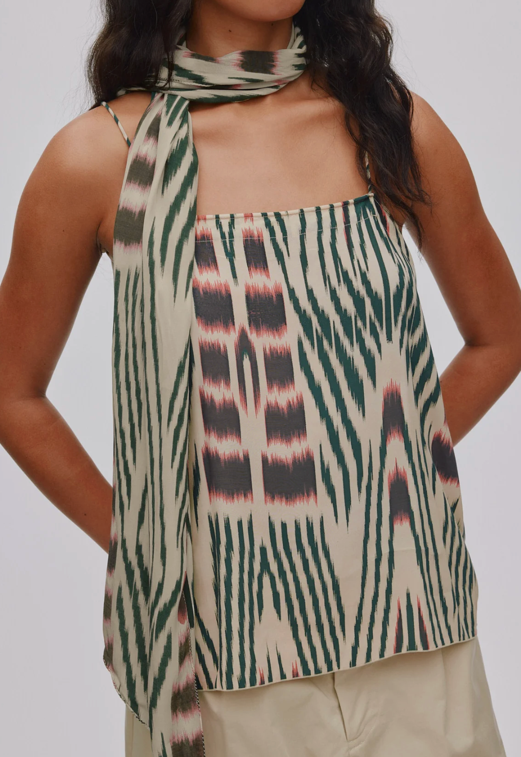Top Ikat Rabens Saloner Trapper