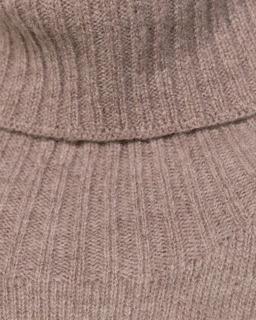 Detalle del tejido del jersey Altea beige