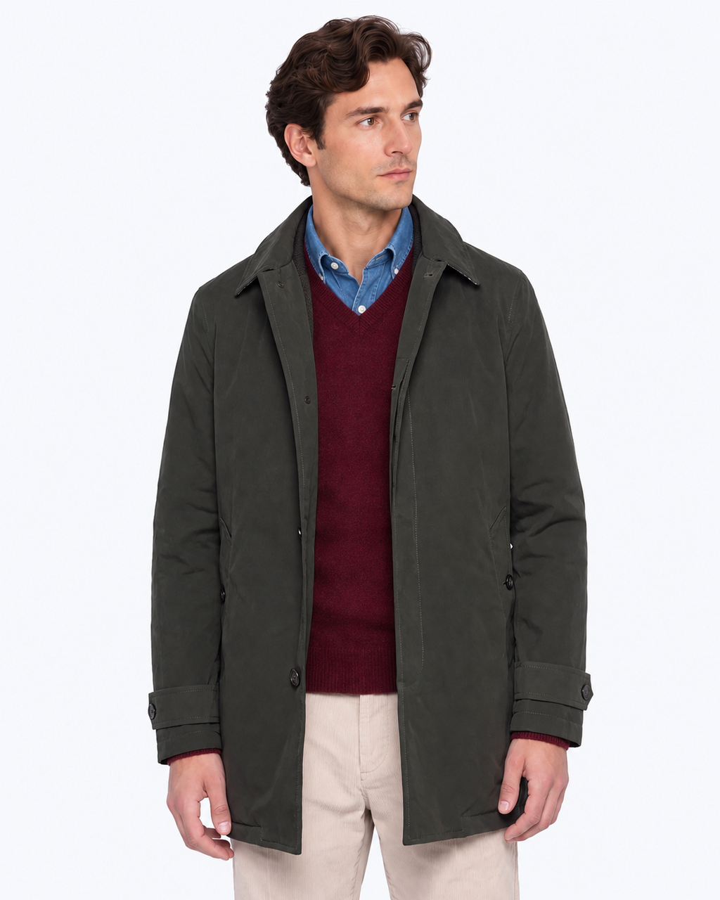 Gabardina Camplin Wax verde oscuro, modelo vista frontal