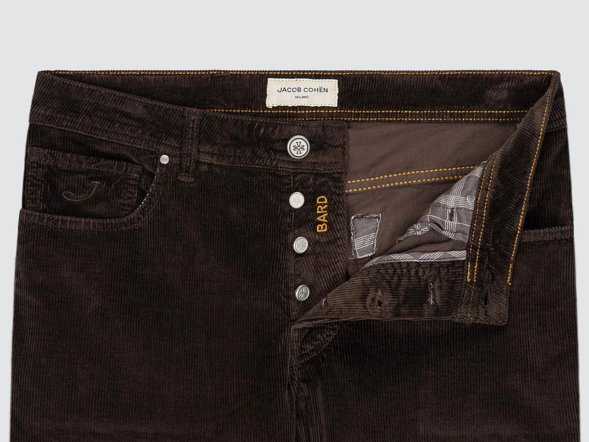 Pantalón Jacob Cohën Bard pana Chocolate detalle interior