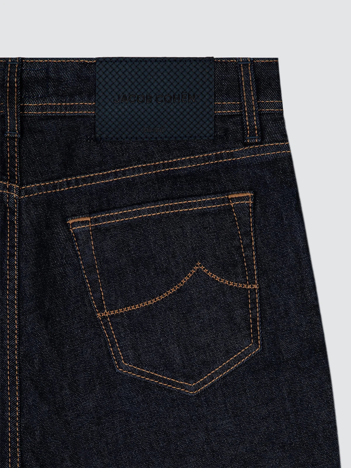 Vaquero Jacob Cohën Bard Dark Blue Comfort detalle trasero