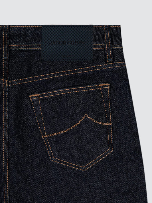 Vaquero Jacob Cohën Bard Dark Blue Comfort detalle trasero