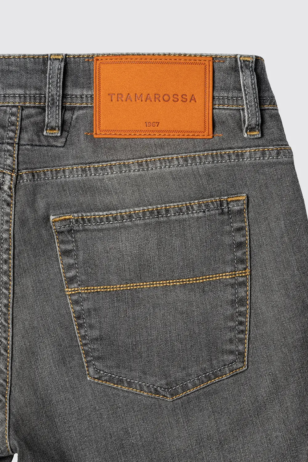 Vaquero Tramarossa Leonardo Slim Burano gris detalle trasero