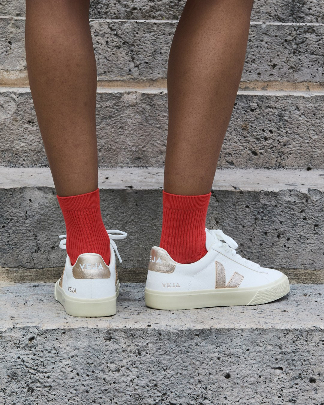 Zapatillas Veja Campo mujer en cuero blanco y platino, foto 4
